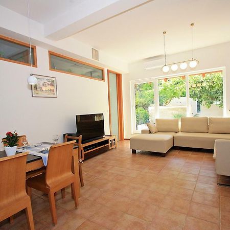 Villa V&D Milna  Bagian luar foto