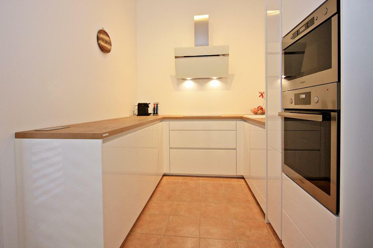 Villa V&D Milna  Bagian luar foto