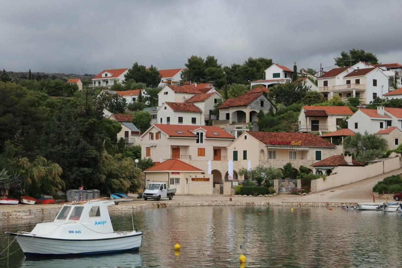 Villa V&D Milna  Bagian luar foto